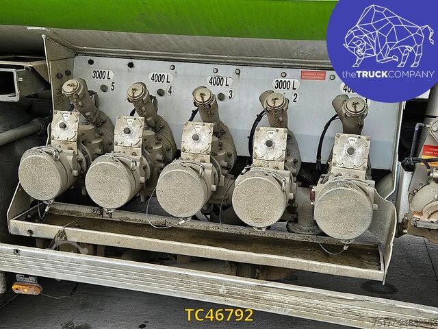 Camion-citerne Renault Premium 320
