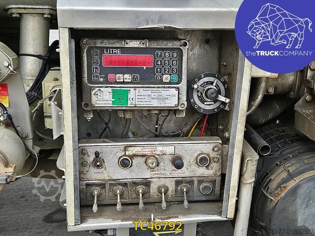 Camion-citerne Renault Premium 320