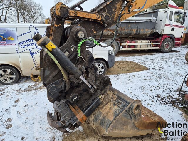 الحفارة الزاحفة Case CX 210 B