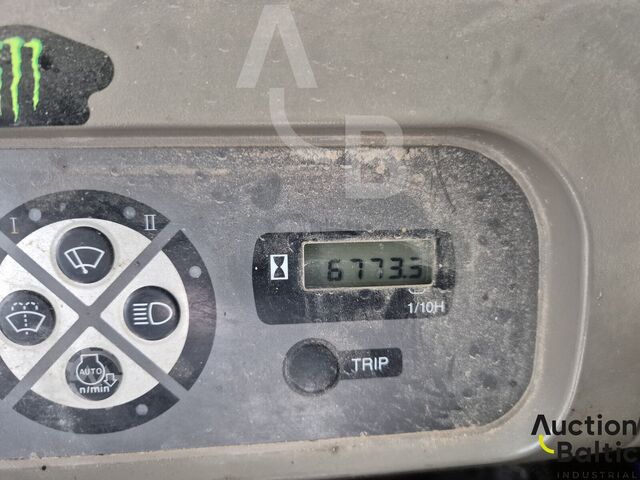 الحفارة الزاحفة Case CX 210 B