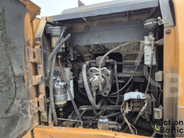 الحفارة الزاحفة Case CX 210 B