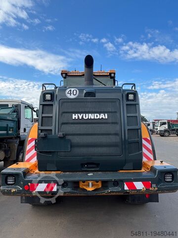 Utovarivač točkova Hyundai HL960A