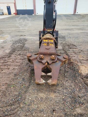 Excavadora de demolición Hyundai HX330L with demolition boom, standard boom & shear