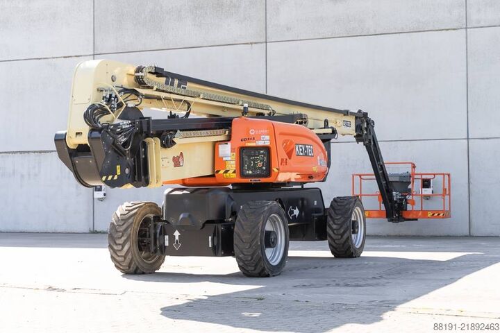 Nền tảng kính thiên văn JLG 1250 AJP