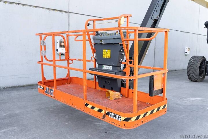Nền tảng kính thiên văn JLG 1250 AJP