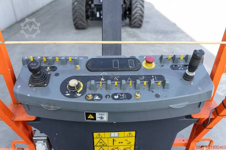 Nền tảng kính thiên văn JLG 1250 AJP