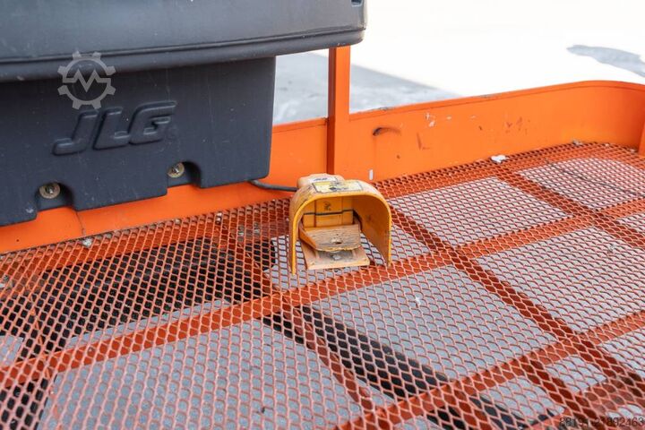 Nền tảng kính thiên văn JLG 1250 AJP