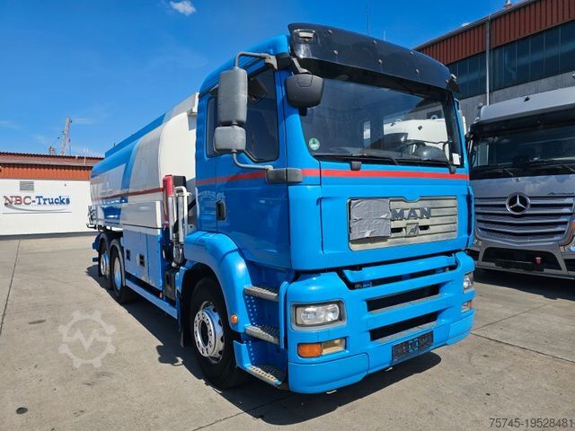 Tanker truck MAN TGA 26.440 * 3 KAMMER *OBER-/UNTERBEFÜLLUNG*LIFT