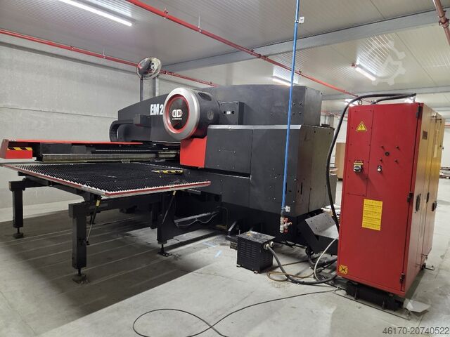 Punching and nibbling machine Amada EM 2510 NT