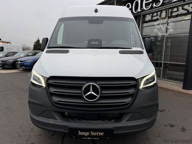 Hög tak skåpbil MERCEDES-BENZ Sprinter 319 CDI 4325 LED MBUX SHZ AHK
