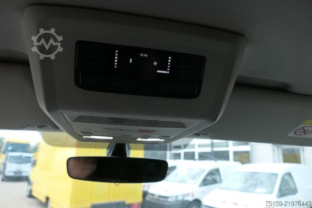 Panel van Volkswagen T6.1 Transporter 2.0 TDI 4Motion Hochdach Lang Klima Flügeltür Standheizung Regaleinbau