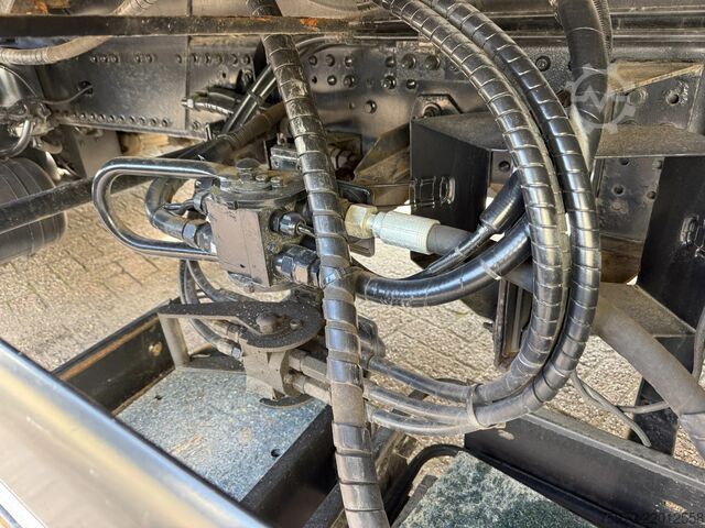شاحنة رافعة MAN TGX 26.480 XXL 6X2 HMF 2620 CRANE + BDF BODY + ...