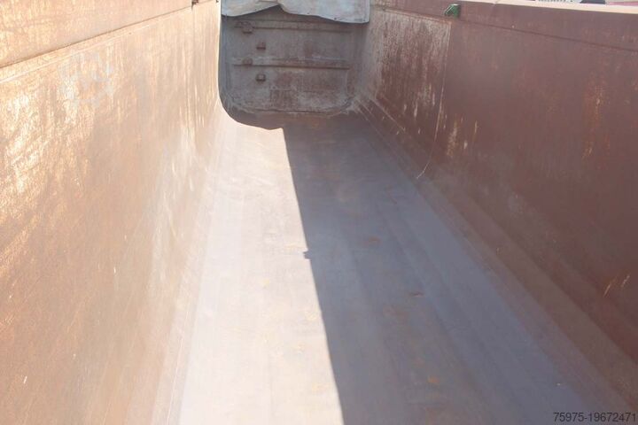 Semiremorcă basculantă SCHMITZ semirimorchio ribaltabile vasca 46m3 usa