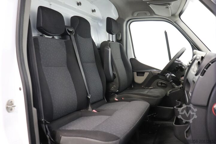 Xe van thùng kín Opel Movano 2.3 CDTI L2H2 - Airco - Radio - €4.950,...