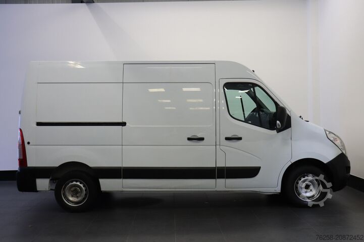 Xe van thùng kín Opel Movano 2.3 CDTI L2H2 - Airco - Radio - €4.950,...