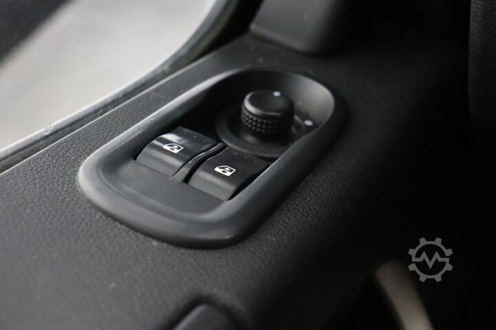 Xe van thùng kín Opel Movano 2.3 CDTI L2H2 - Airco - Radio - €4.950,...