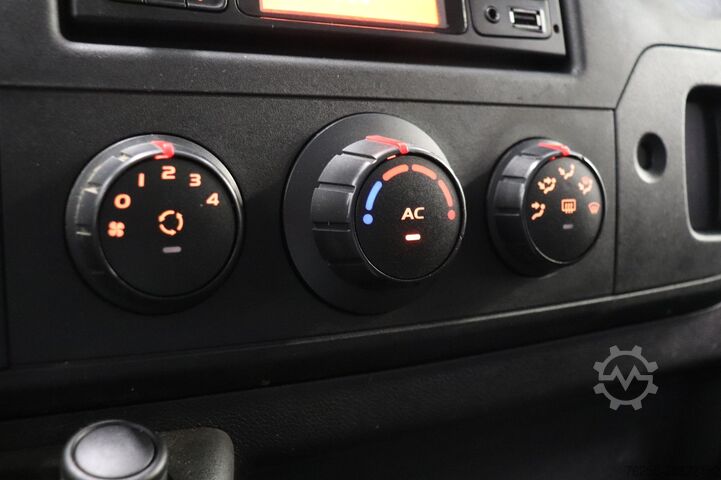 Xe van thùng kín Opel Movano 2.3 CDTI L2H2 - Airco - Radio - €4.950,...