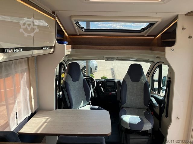Camping-car semi-intégré DETHLEFFS Trend T 6717 LÄNGSBETTEN/AUTARK/GEPFLEGT