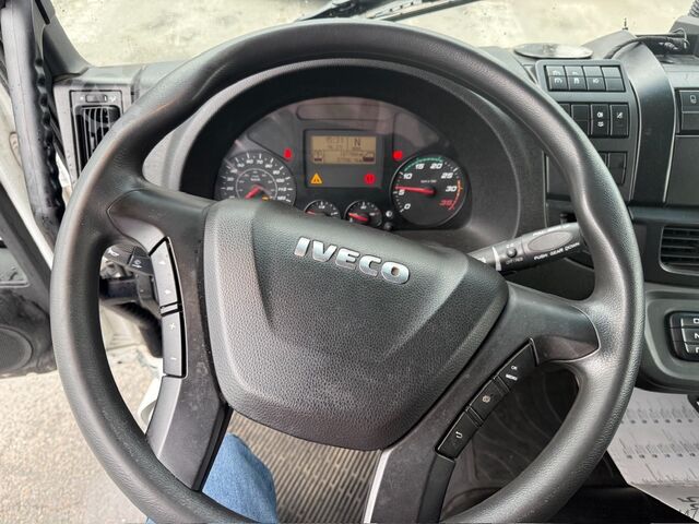 Camión plataforma con toldo Iveco EUROCARGO 190-320 19T TAULINER