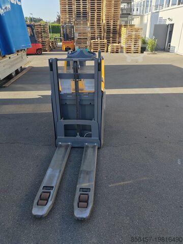 Palettenstapler Jungheinrich ERD 220