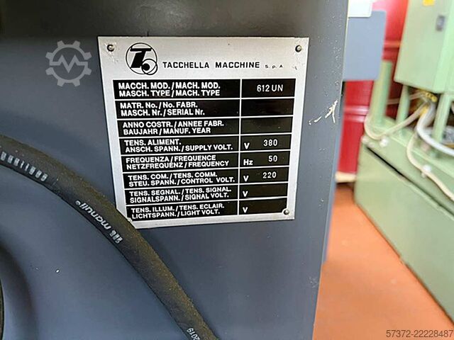 万能円筒研削盤 Tacchella 612 UN