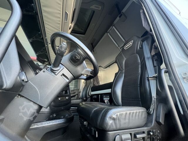 Стандартный седельный тягач IVECO S-WAY AS440S48 E6d ACC Intader NAVI 2xTank Leder