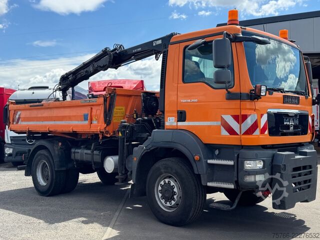 Trijų pusių savivartis sunkvežimis MAN TGM 18.290 / 4 x 4 / KRAN mit FUNK / ANBAUPLATTE