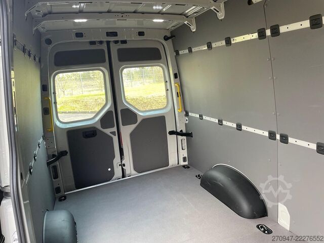 Hög tak skåpbil VOLKSWAGEN Crafter Kasten 35 L3H3 4M NAV LED ACC KAMERA PDC