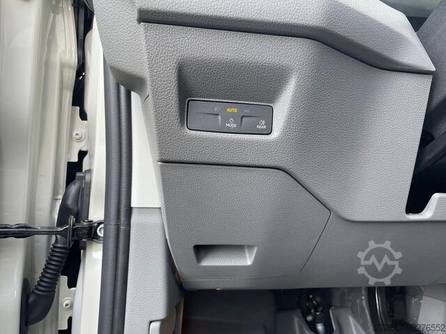 Hög tak skåpbil VOLKSWAGEN Crafter Kasten 35 L3H3 4M NAV LED ACC KAMERA PDC
