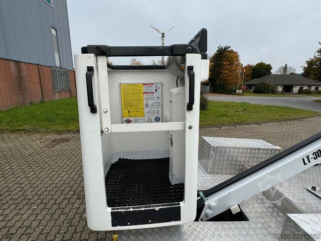 Podnośnik koszowy na samochodzie ciężarowym IVECO Daily 35S14 Hubarbeitsbühne Versalift 11,2 Meter