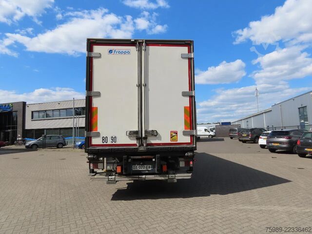 Kyld/fryst transport Renault D Sleeper,  19000kgm RETARDER, 2 zones temperat...