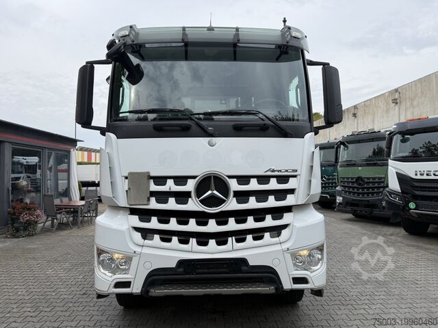 Kipper LKW Mercedes-Benz Arocs 3245 K 8X4