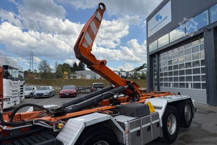 卷臂钩自卸卡车 SCANIA G490 8x2 Hiab 20T