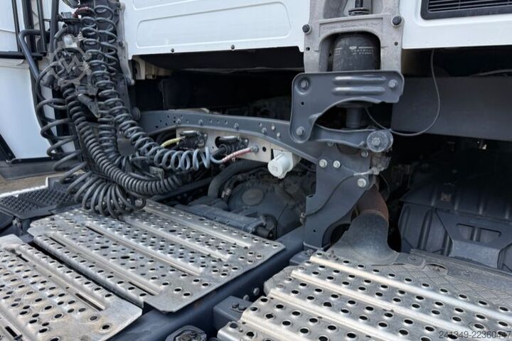标准牵引车头 SCANIA S450 4x2