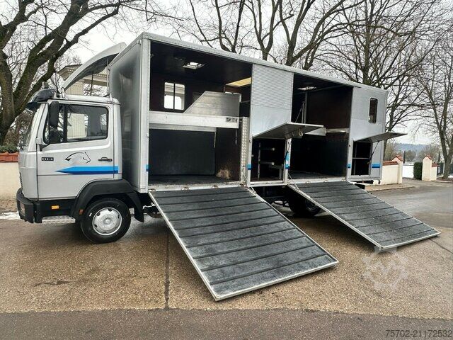 Camión de ganado Mercedes-Benz 814 L 4 Pferde