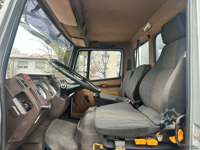 Camión de ganado Mercedes-Benz 814 L 4 Pferde