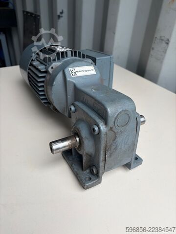  SEW-EURODRIVE S30DT71K-2B 0,25 kW 185 obr./min z hamulcem 220 V SEW-EURODRIVE S30DT71K-2B 0,25 kW 185 obr./min z hamulcem 220 V