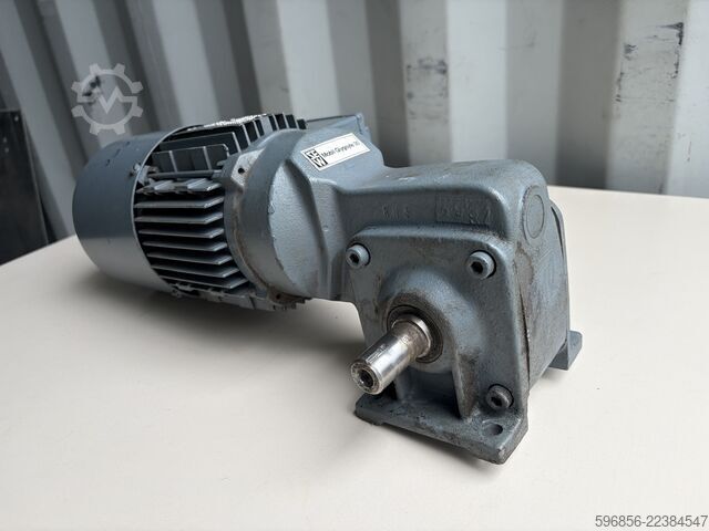  SEW-EURODRIVE S30DT71K-2B 0,25 kW 185 obr./min z hamulcem 220 V SEW-EURODRIVE S30DT71K-2B 0,25 kW 185 obr./min z hamulcem 220 V