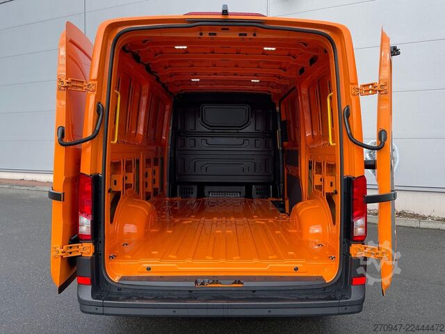 Furgão de painéis MAN TGE 3.180 L3H2 MIXTO 4x4 STANDHZ ACC LENKRADHZ