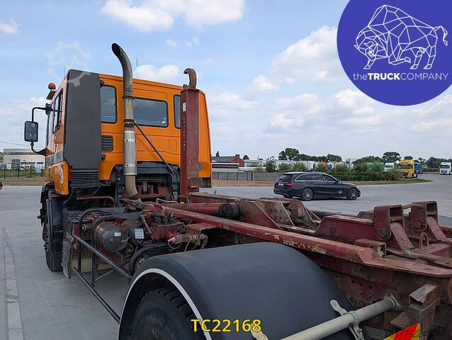 Transport af containere Iveco EuroTech
