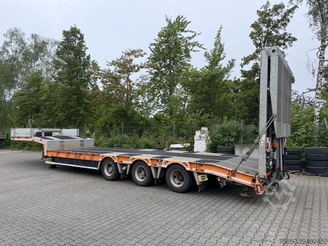 Zema profila puspiekabe Humbaur HTS30  3 Achs Satteltieflader, neuwertig