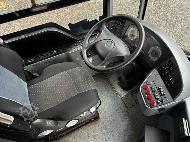 Autocarro articulado Mercedes-Benz CONECTO G