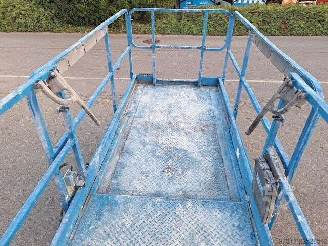 Scissor lift Haulotte COMPACT 12 DX