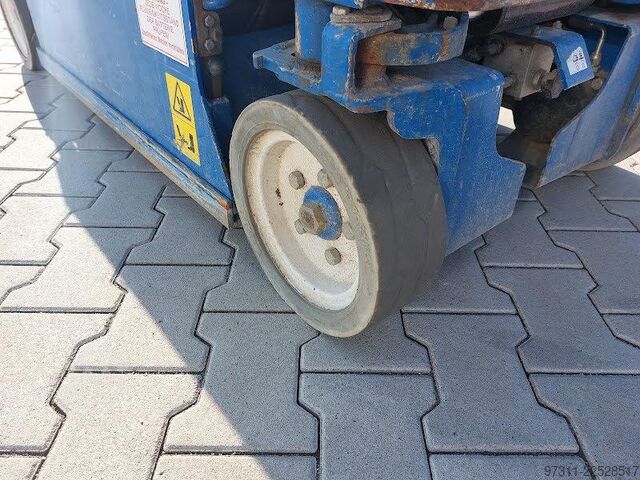 Scissor lift SkyJack SJIII 3219
