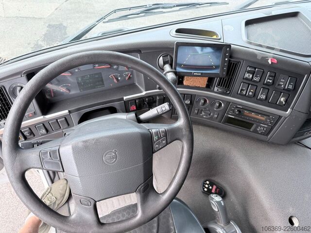 厢式货车 VOLVO FM 330 6x2*4 Side opening 8.7 m