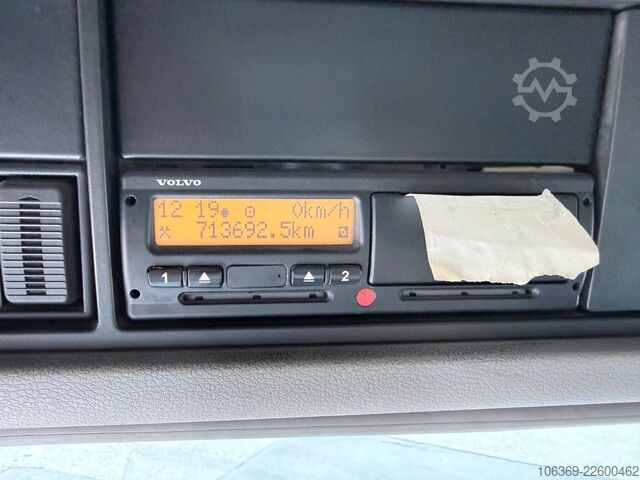 厢式货车 VOLVO FM 330 6x2*4 Side opening 8.7 m