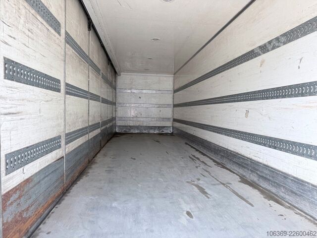 厢式货车 VOLVO FM 330 6x2*4 Side opening 8.7 m