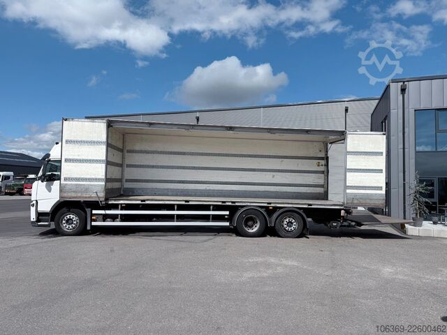 厢式货车 VOLVO FM 330 6x2*4 Side opening 8.7 m