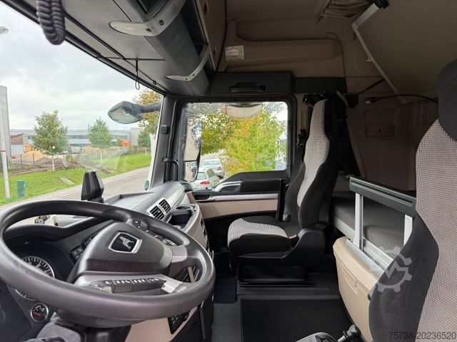 Стандардна влечна единица MAN TGX 18.460 BLS XLX/Intarder/2xTank/Navi/EURO6