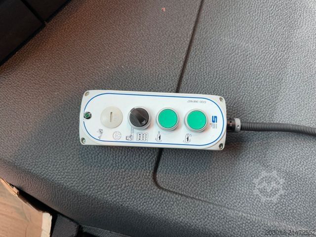 Xe bơm bê tông MERCEDES-BENZ Arocs 4146 8x4 PUMI SERMAC 4Z28